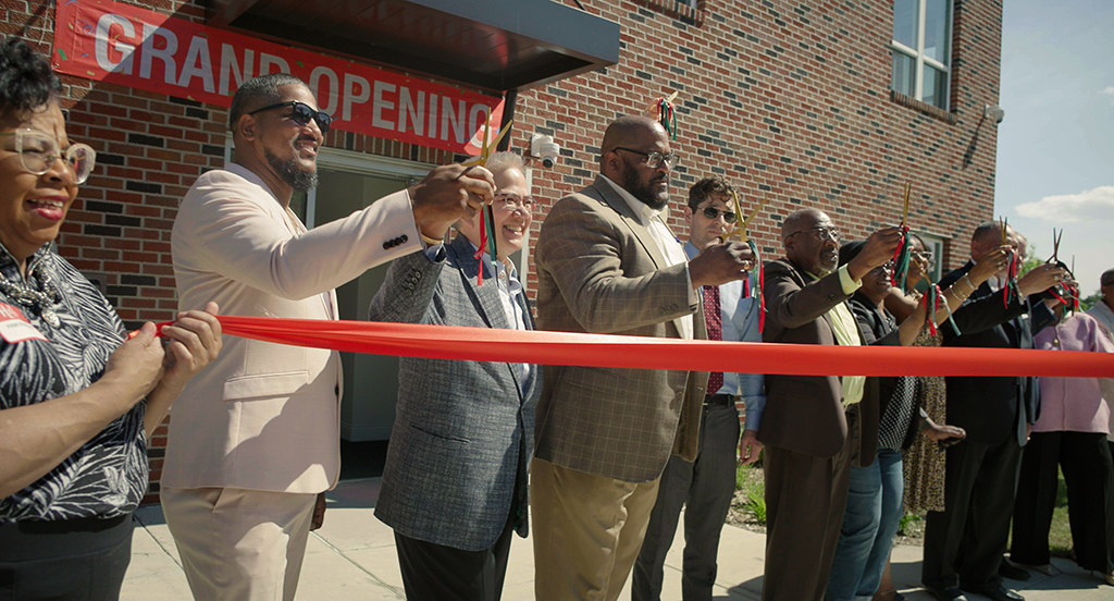 Commissioner_Ho_and_others_ribbon_cutting