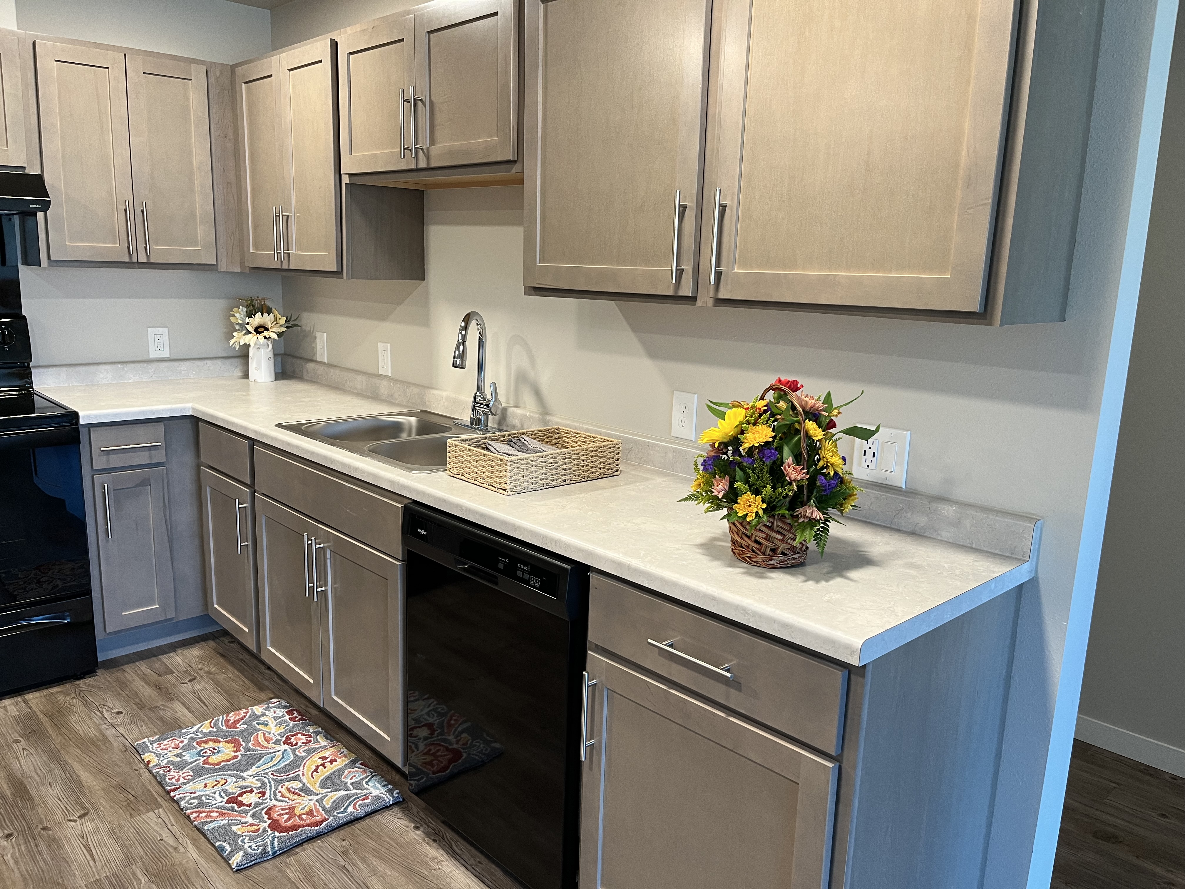 Kitchen_with_flowers